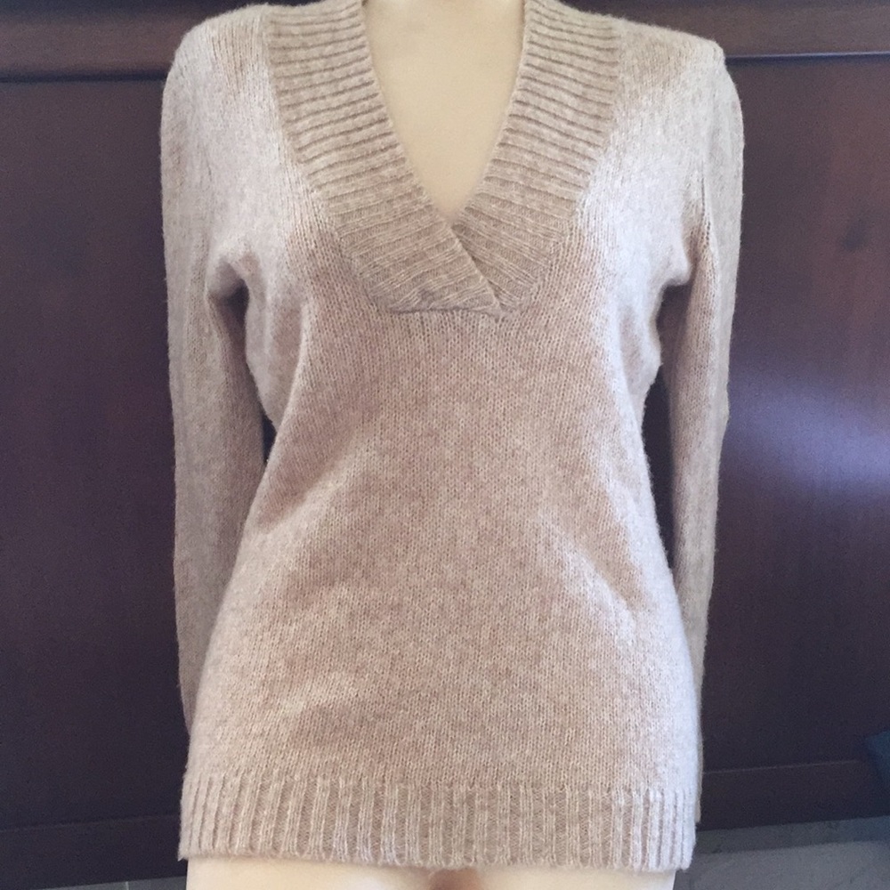 NYCO sweater NWOT size M low cut